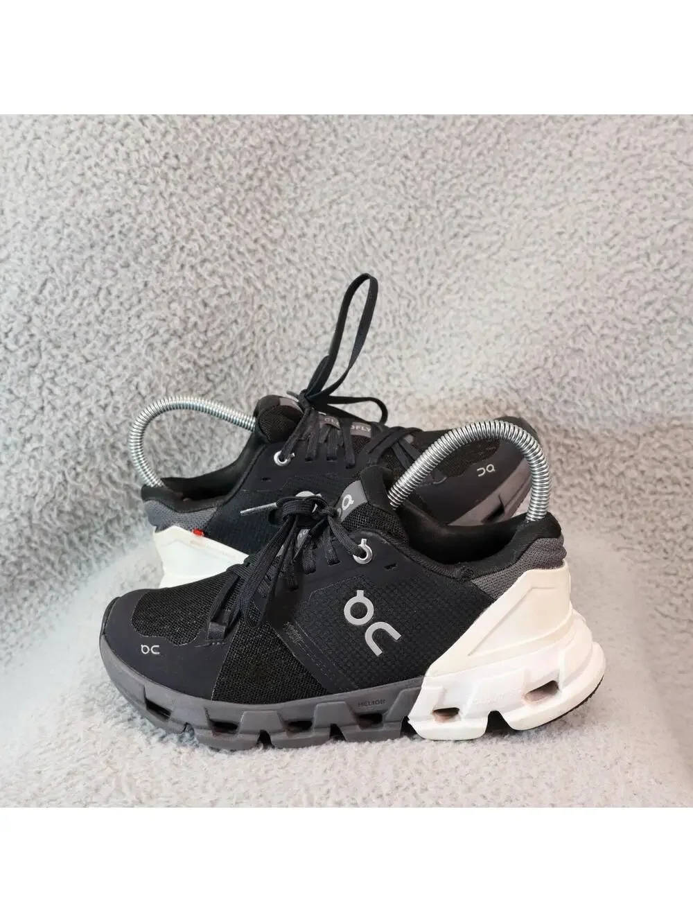 On Cloudflyer 5 Women Sz 5 Black Cloudtec Helion READ Run